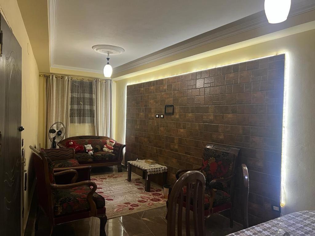Kafret el-Gabal Momen Pyramids Inn מראה חיצוני תמונה