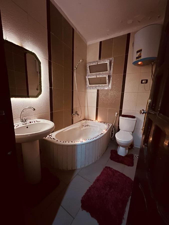 Kafret el-Gabal Momen Pyramids Inn מראה חיצוני תמונה