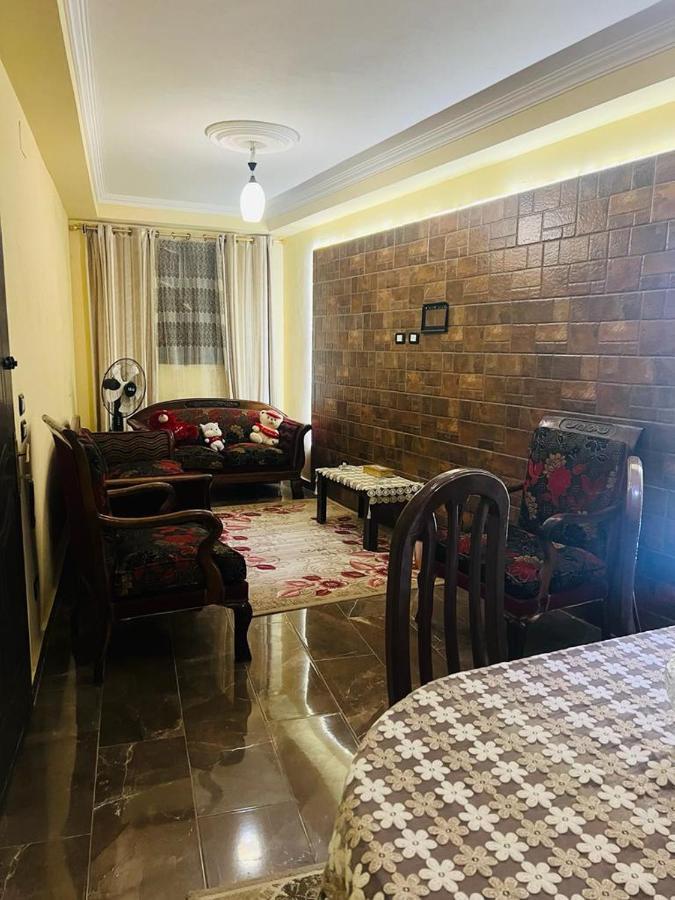 Kafret el-Gabal Momen Pyramids Inn מראה חיצוני תמונה