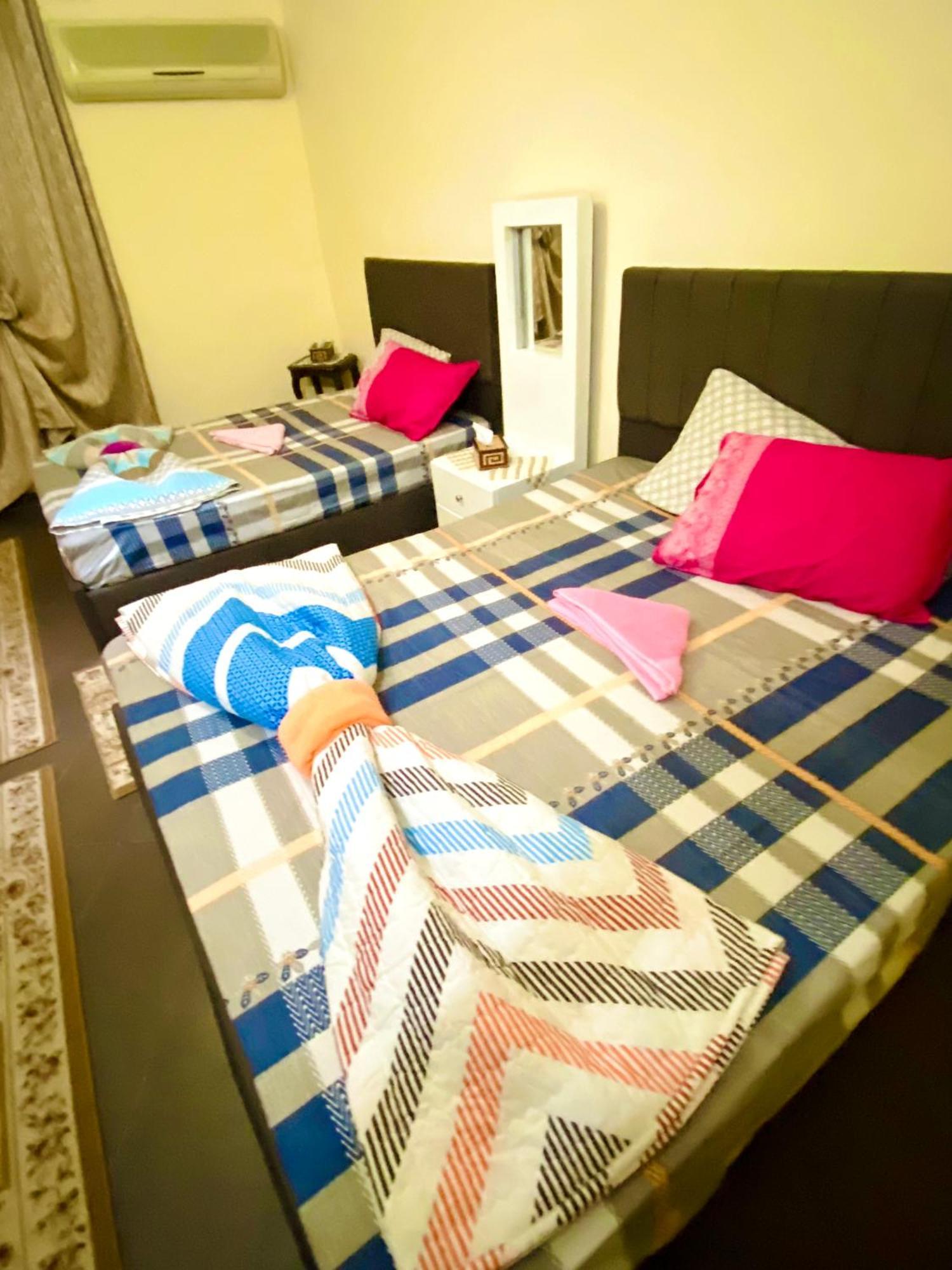 Kafret el-Gabal Momen Pyramids Inn מראה חיצוני תמונה