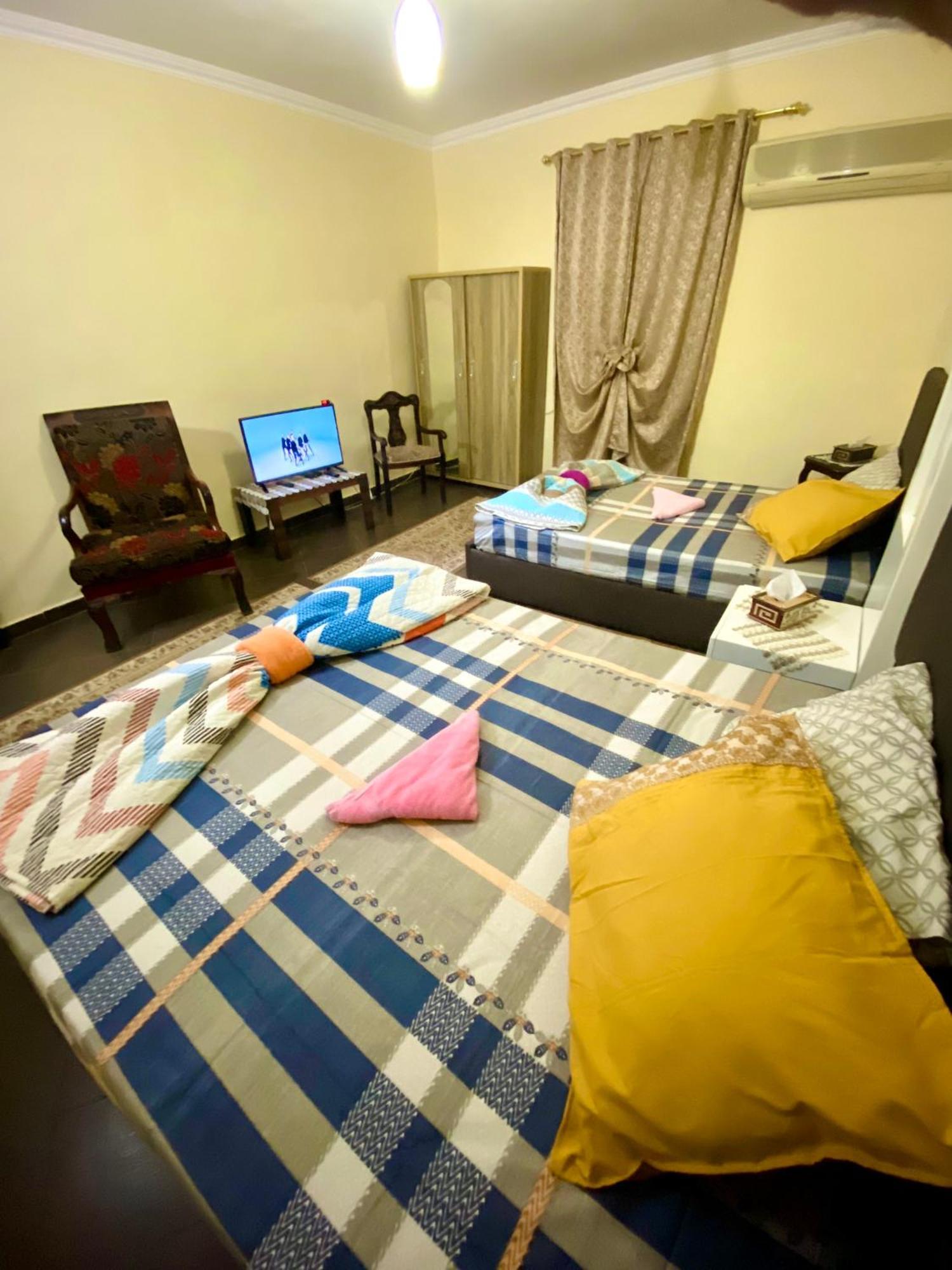 Kafret el-Gabal Momen Pyramids Inn מראה חיצוני תמונה