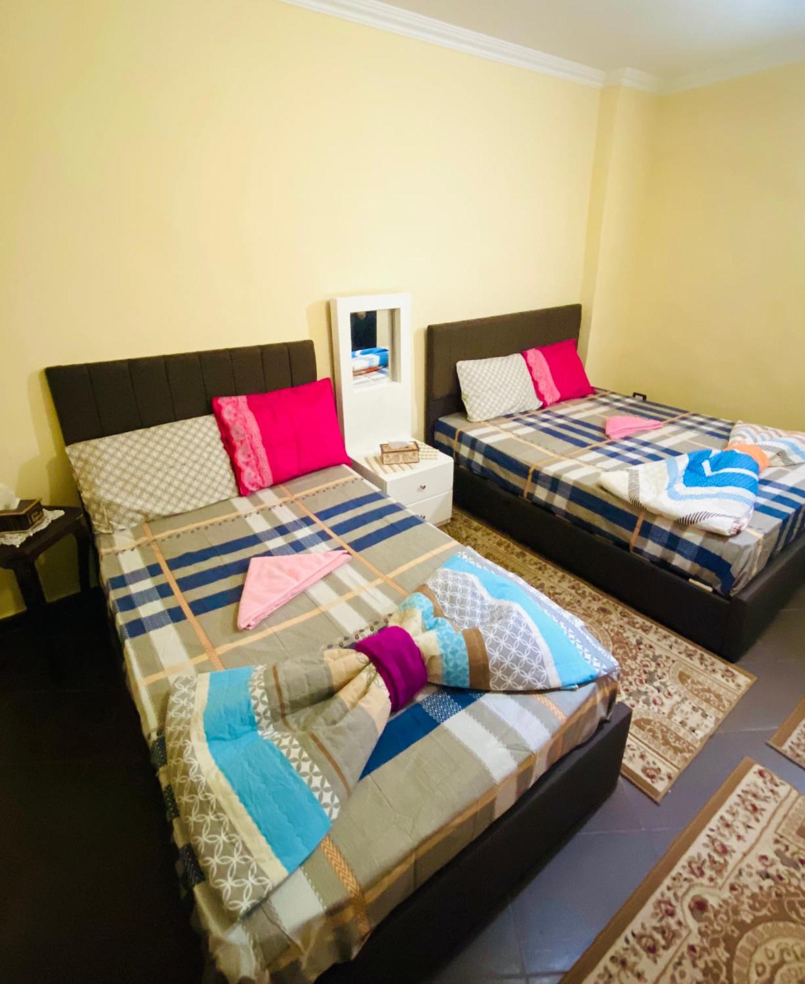 Kafret el-Gabal Momen Pyramids Inn מראה חיצוני תמונה