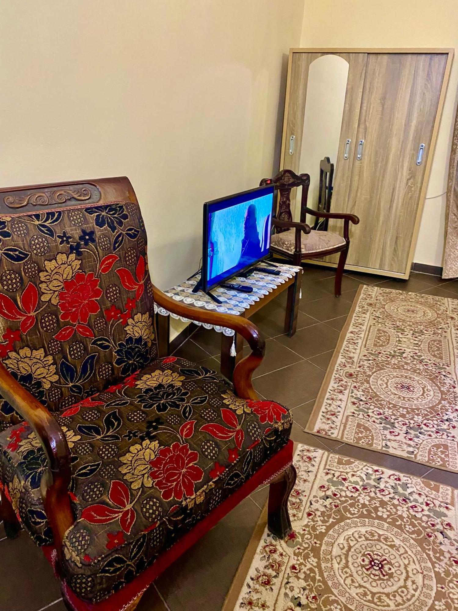 Kafret el-Gabal Momen Pyramids Inn מראה חיצוני תמונה