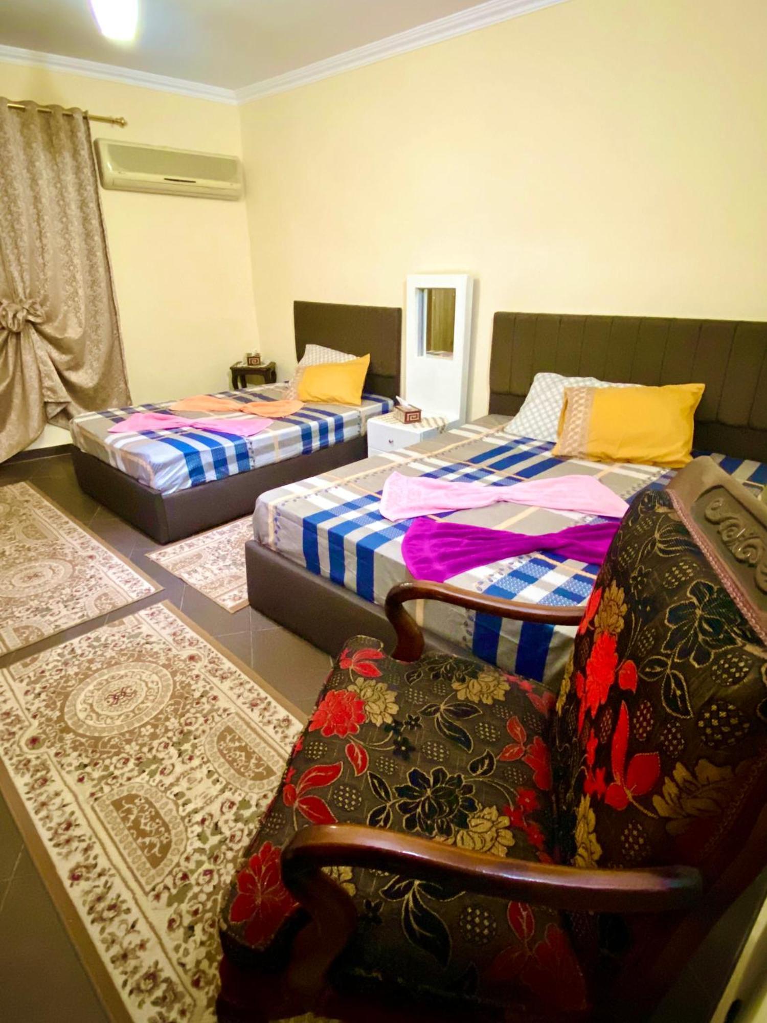 Kafret el-Gabal Momen Pyramids Inn מראה חיצוני תמונה